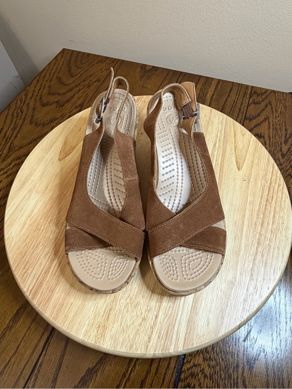 Crocs women’s A-Leigh Wedge sandals